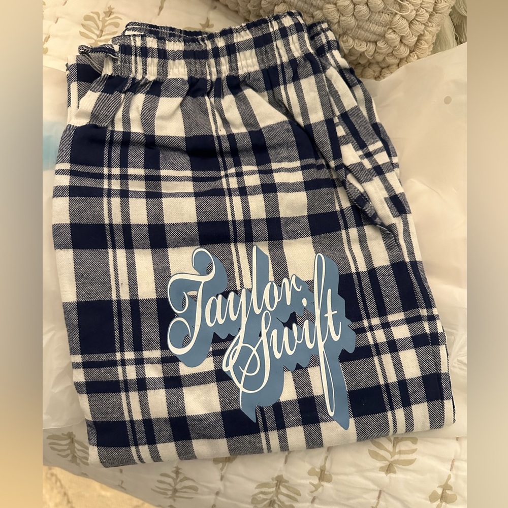 Taylor Swift Fearless SZ M plaid pajama pants official TSwift merchandise